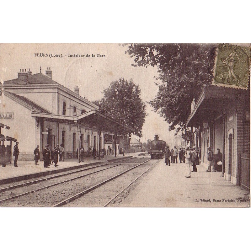 FEURS - INTERIEUR DE LA GARE - CARTE DATEE DE 1919.