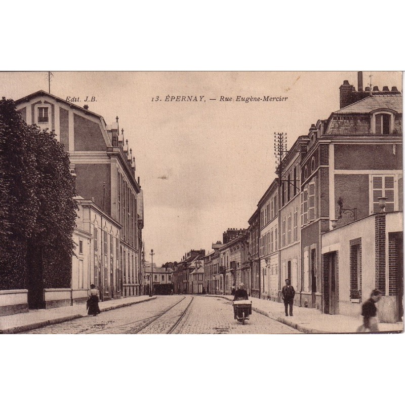 EPERNAY - RUE EUGENE MERCIER - PETITE ANIMATION - PAS VOYAGEE.