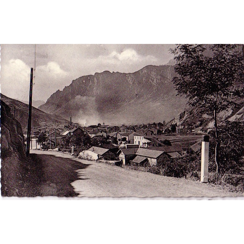 L'ARGENTIERRE LA BESSE - VUE SUR LA ROUTE DE VALLOUISE - CARTE POSTALE NEUVE.