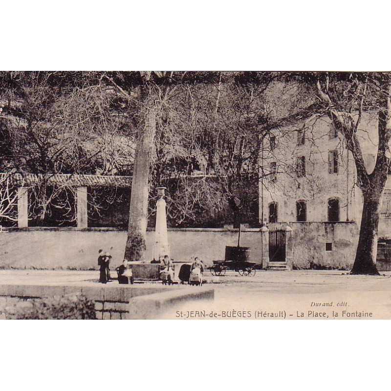 ST-JEAN-DE-BUEGE - PLACE DE LA FONTAINE.