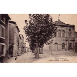 MAILLANE - LA MAIRIE.