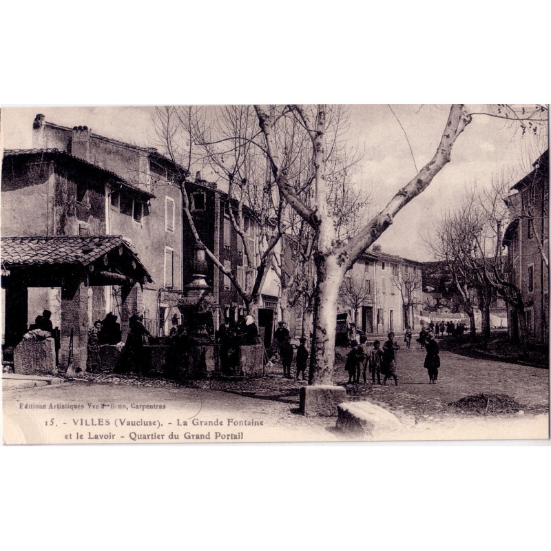 VILLES - LA GRANDE FONTAINE LE LAVOIR.