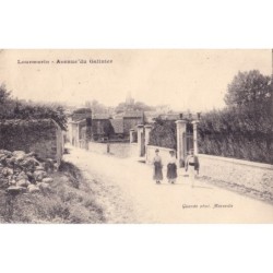 LOURMARIN - AVENUE DU...