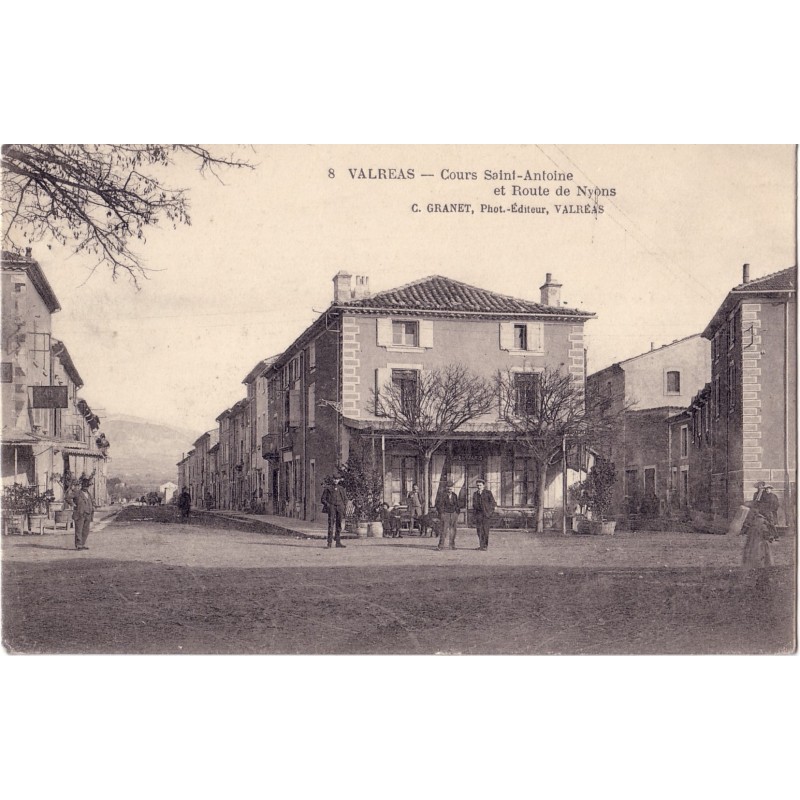 VALREAS - COURS SAINT-ANTOINE ET ROUTE DE NYONS.