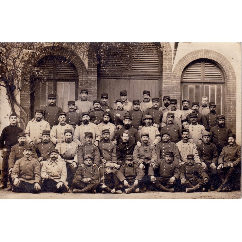 VALREAS - CARTE FM AVEC GROUPE DE MILITAIRE DE VALREAS LE 2-5-1915..