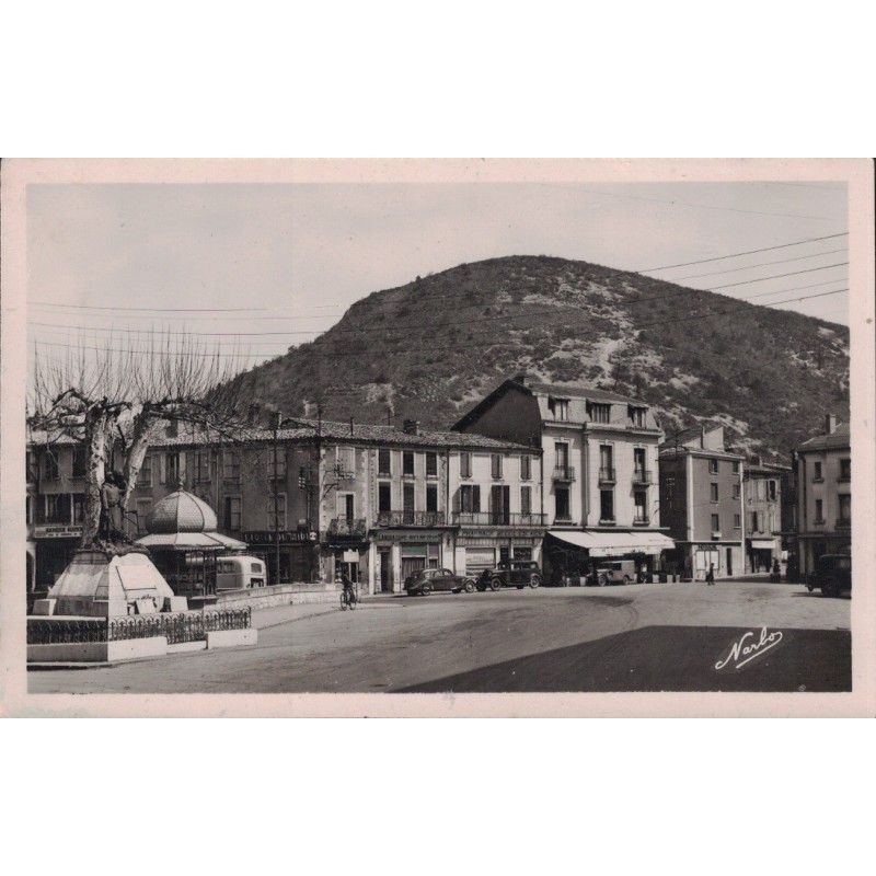 LAVELANET - PLACE ALBERT GABARROU ET ROUTE DE BELESTA - CARTE AVEC TEXTE.