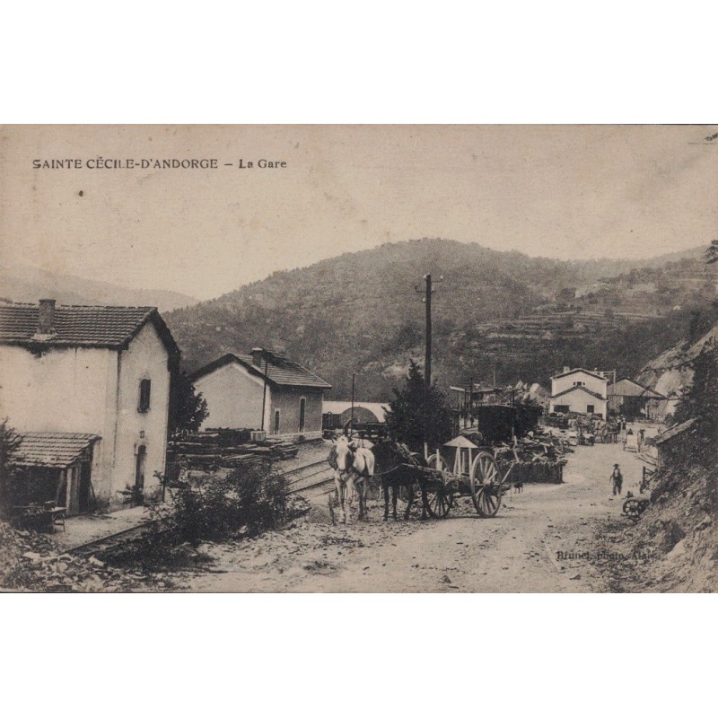 SAINTE CECILE D'ANDORGE - LA GARE - ATTELAGE - RARE SOUS  CET ANGLE - CARTE DATEE DE 1916.