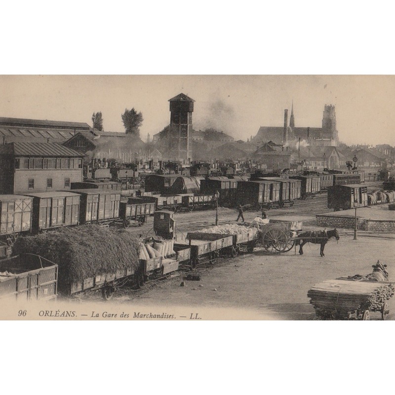 ORLEANS - LA GARE DES MARCHANDISES - ATTELAGE - CARTE DATEE DE 1911.