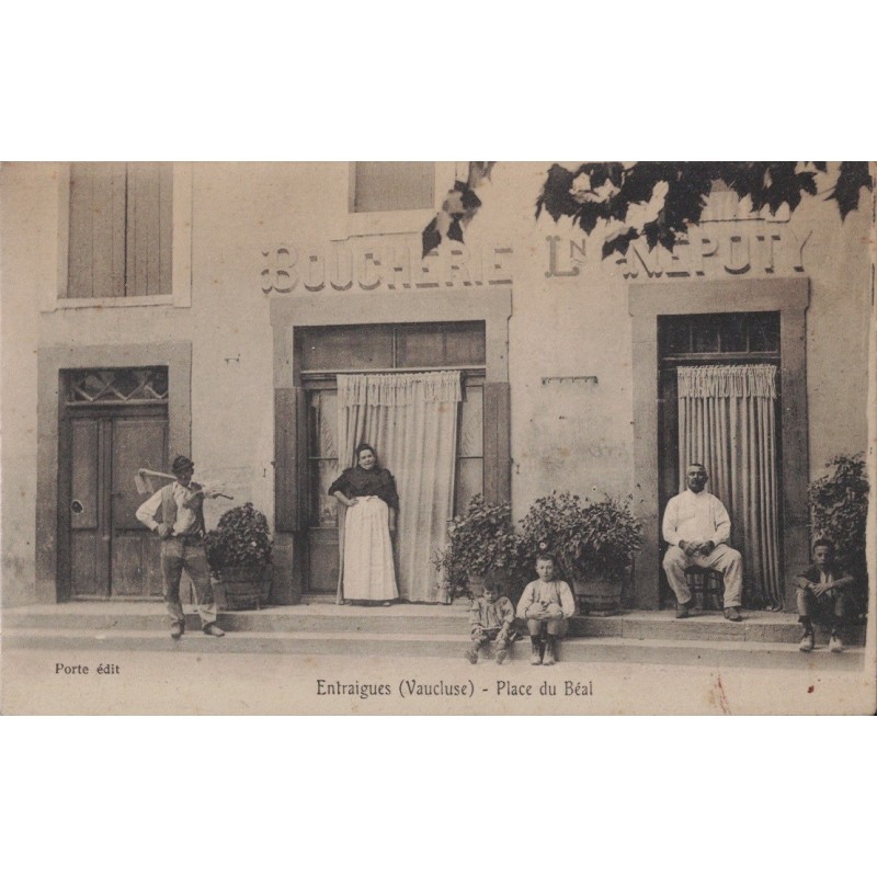 ENTRAIGUES - PLACE DU BEAL - BOUCHERIE NEPOTY - ANIMATION - RARE - CARTE NEUVE.