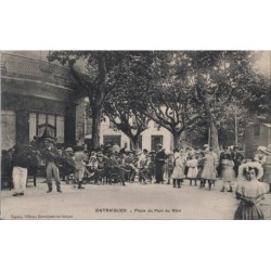ENTRAIGUES - PLACE DU PONT...