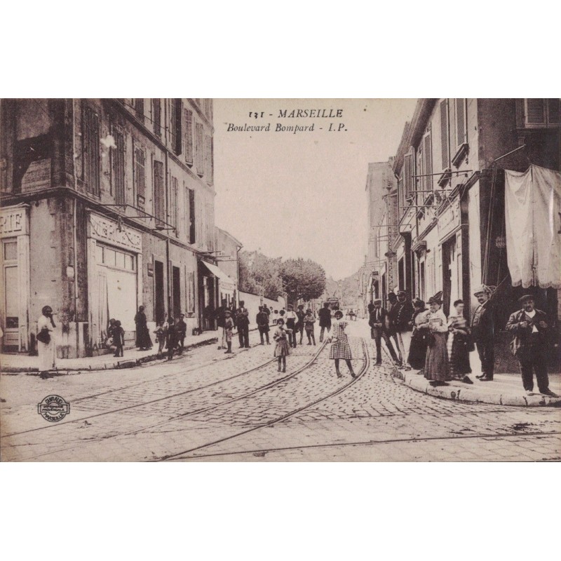 MARSEILLE - BOULEVARD BOMPARD - COMMERCES - ANIMATION - CARTE POSTALE NEUVE.