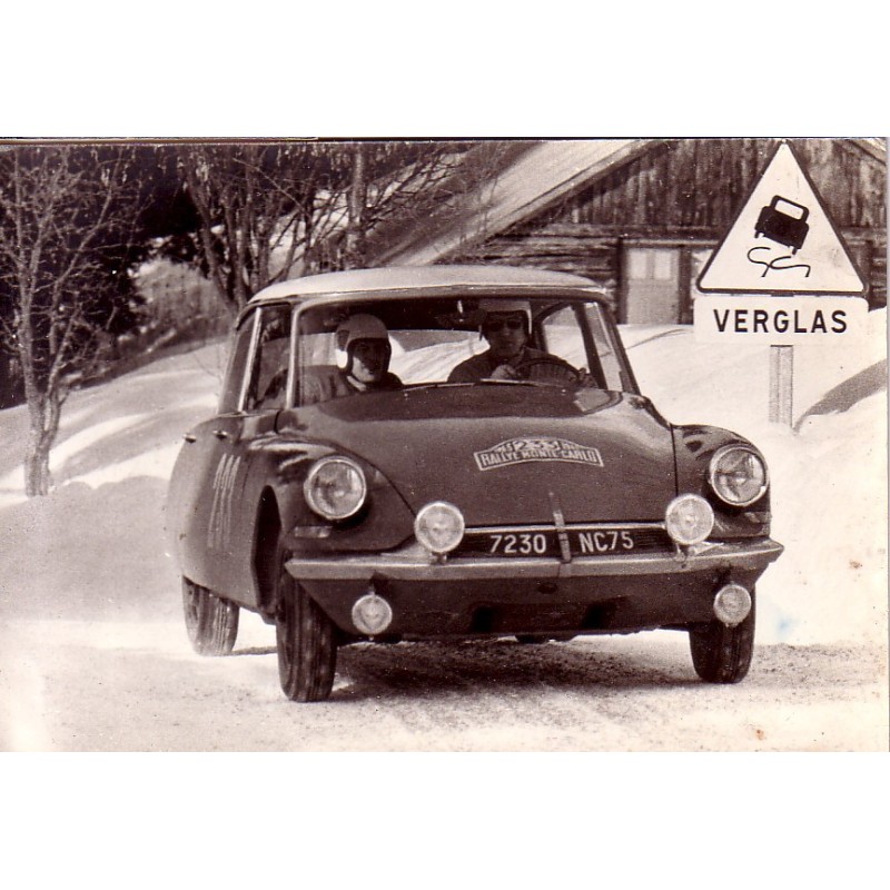 CITROEN DS19 - DES FINLANDAIS TAIVANEN-JARVI EN COURSE AU RALLYE DE MONTE CARLO 1963.