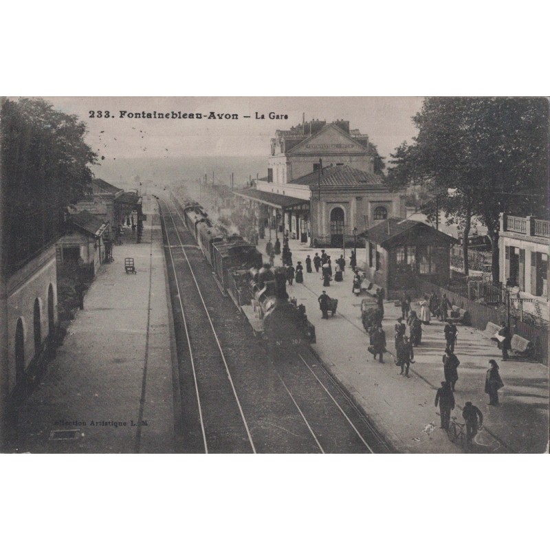 FONTAINEBLEAU-AVON - LA GARE - ANIMATION - CARTE DATEE DE 1917.