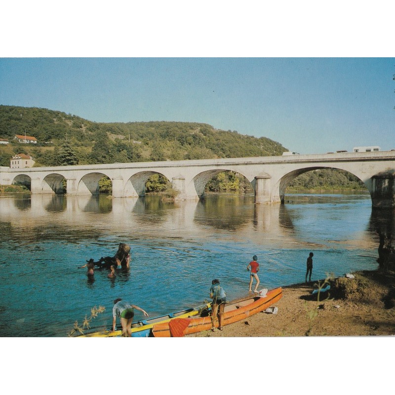 SOUILLAC - LE PONT DE LANZAC - BAIGNADE ET CANOTAGE SUR LA DORDOGNE - CARTE NON CIRCULEE.