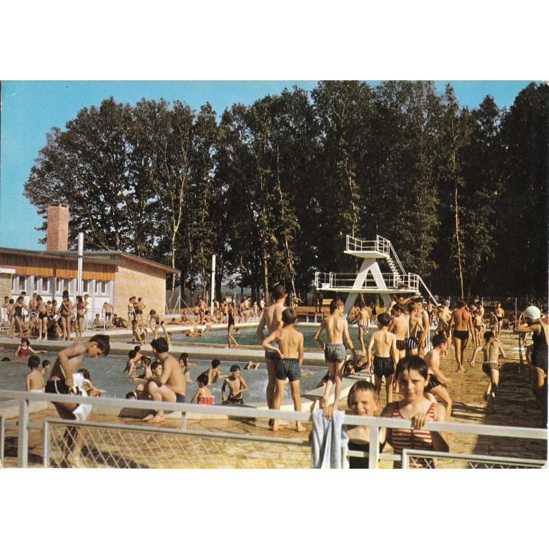 GOURDON EN QUERCY - LA PISCINE ET SON PETIT BOIS - CARTE DATEE DE 1976.