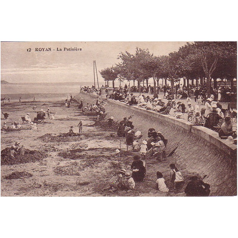 ROYAN - LA POTINIERE - ANIMATION - LA PLAGE - CARTE DATEE DE 1930.
