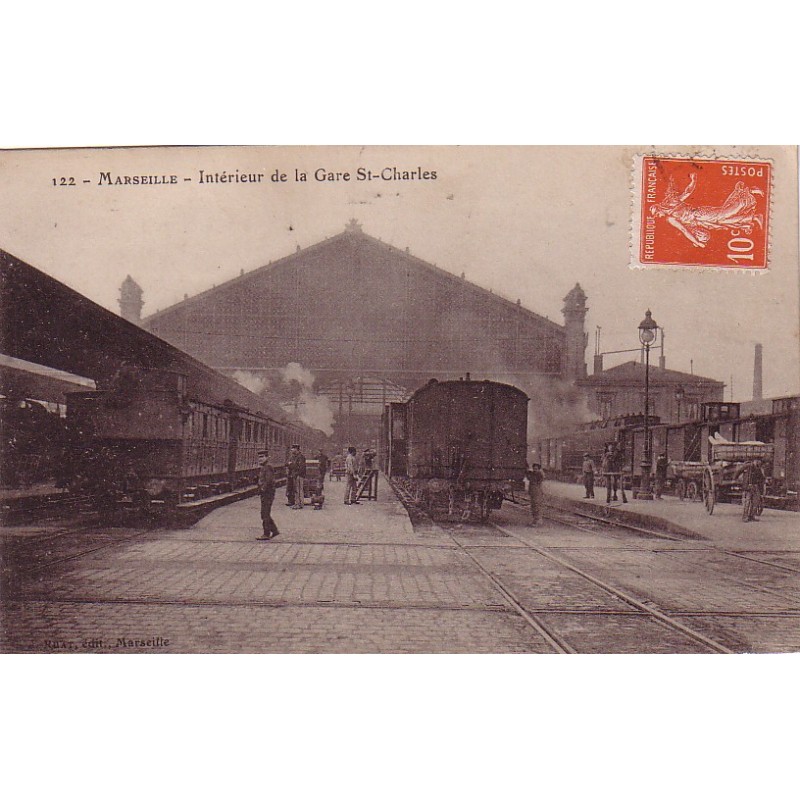 MARSEILLE - INTERIEUR DE LA GARE ST CHARLES  - RARE -  AVEC TEXTE.