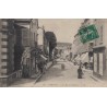 VERNON - LA RUE D'ALBUFERA - ANIMATION - COMMERCE - CARTE AVEC TEXTE.