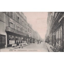 FONTAINEBLEAU - LA RUE DE...