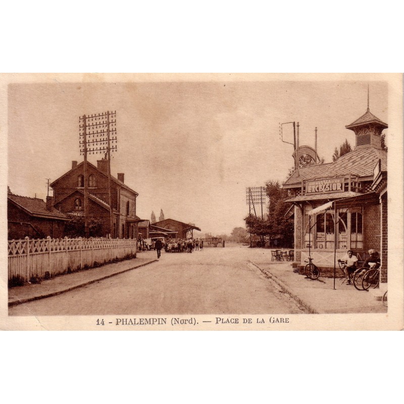 PHALEMPIN - PLACE DE LA GARE - CARTE NON CIRCULEE.