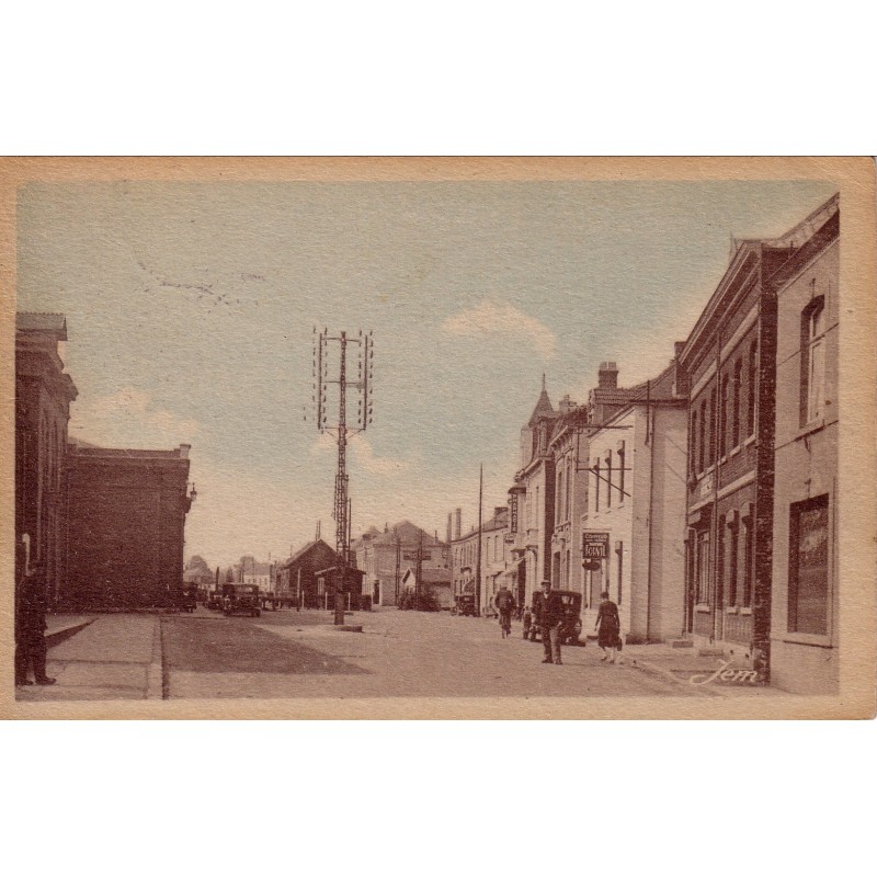 FEIGNIES - PLACE DE LA GARE - ANIMATION - CARTE AVEC TEXTE.