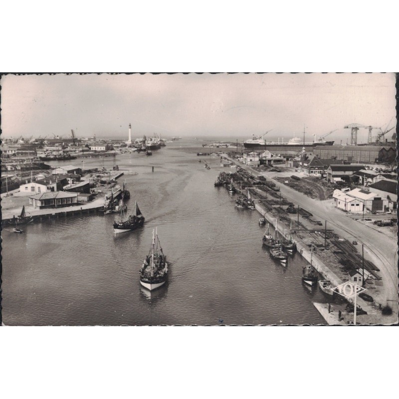 DUNKERQUE - CHENAL ET CALE DES PECHEURS - CARTE AVEC TEXTE.