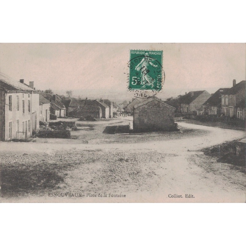 ESNOUVEAUX - PLACE DE LA FONTAINE - CARTE DATEE DE 1909.