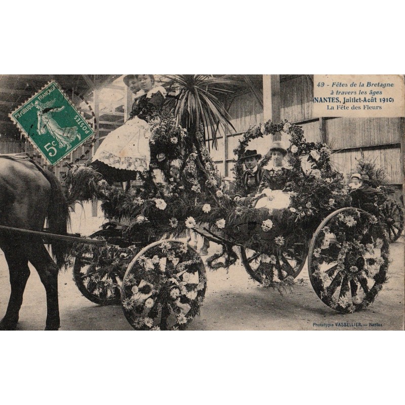 NANTES - LA FETE DES FLEURS - FNANTES JUILLET-AOUT 1910 - ATELLAGE - CARTE DATEE DE 1910.