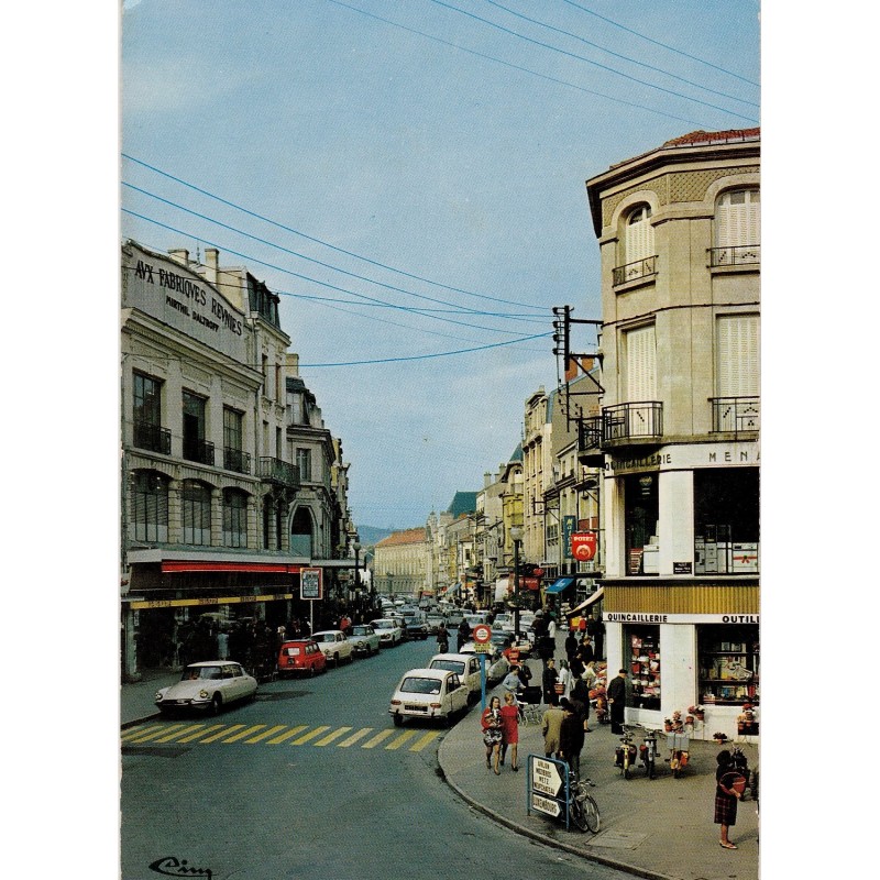 VERDUN - RUE MAZEL - CARTE DATEE DE 1970.