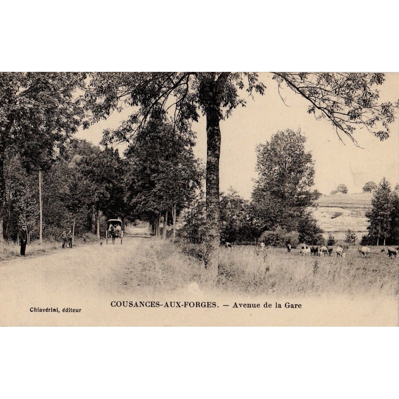 COUSANCES AUX FORGES - AVENUE DE LA GARE - CARTE NON CIRCULEE.