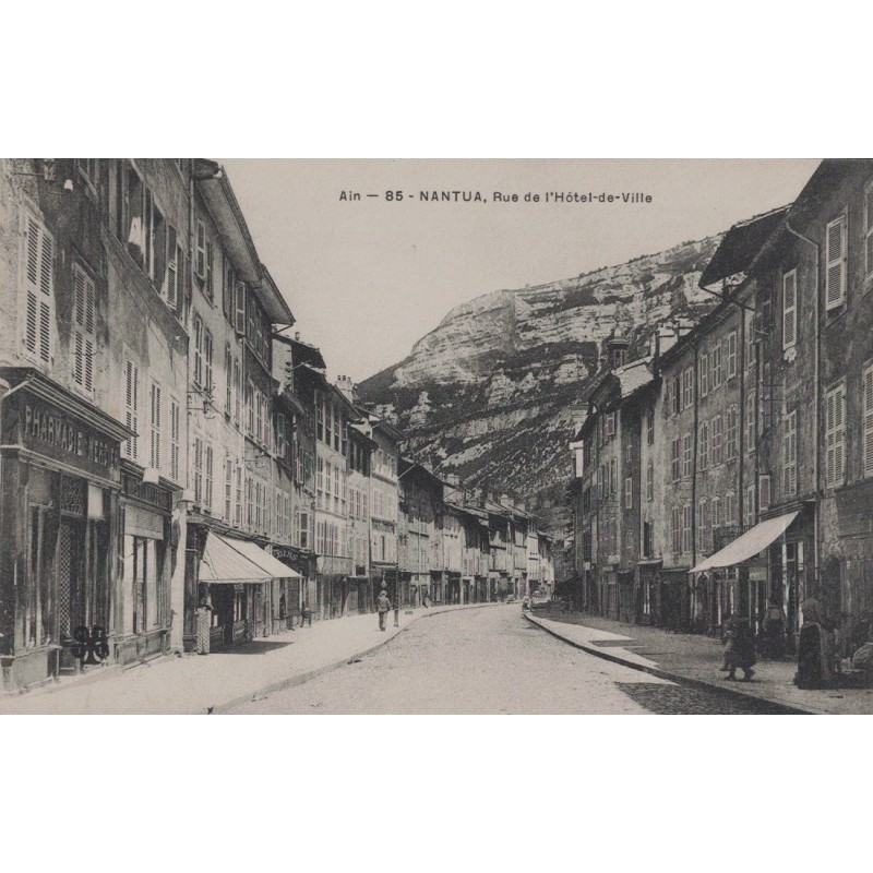 NANTUA - RUE DE L'HOTEL DE VILLE - CARTE NON CIRCULEE.