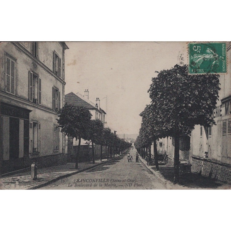 FRANCONVILLE - LE BOULEVARD DE LA MAIRIE - CARTE DATEE 1910.