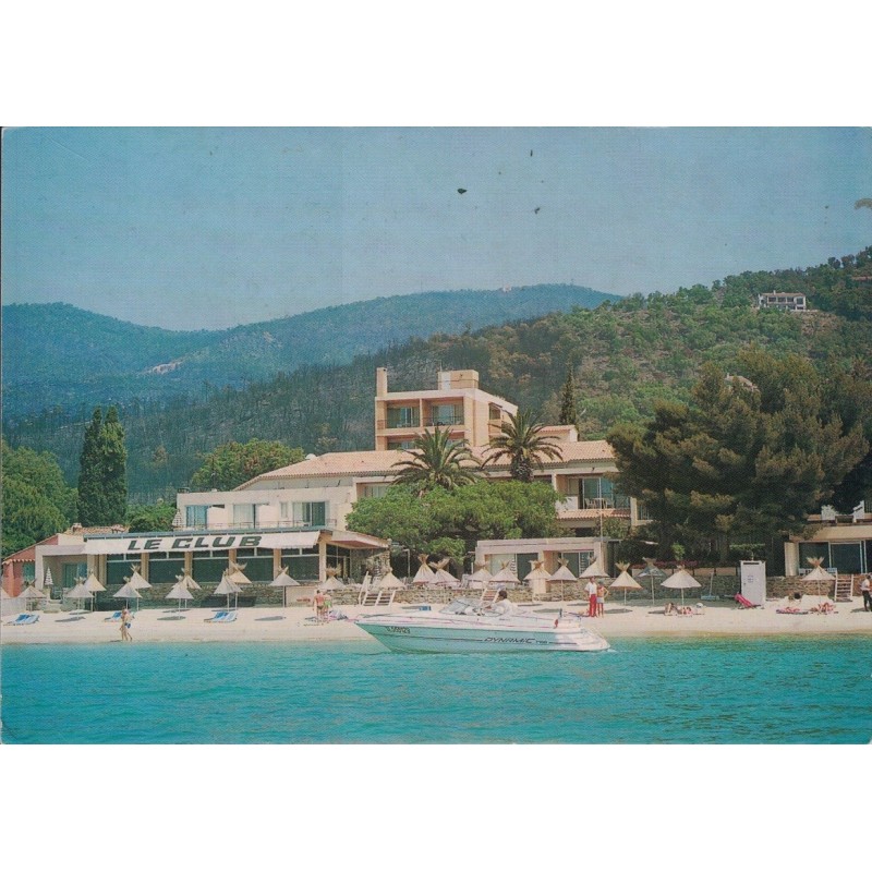 LE LAVANDOU - CLUB HOTEL DE CAVALIERE - CARTE NON CIRCULEE.