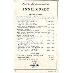 ANNIE CORDY - CHANTEUSE ET MENEUSE DE REVUE BELGE. - CARTE AVEC SIGNATURE.