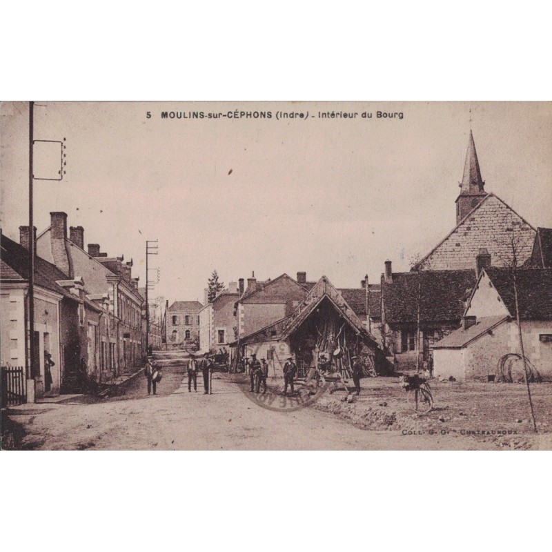 MOULINS SUR CEPHONS - INTERIEUR DU BOURG - ANIMATION - CARTE POSTALE AVEC TEXTE.