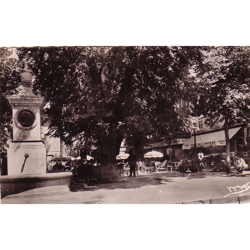 BARCELONNETTE - PLACE MANUEL - CARTE NON CIRCULEE.