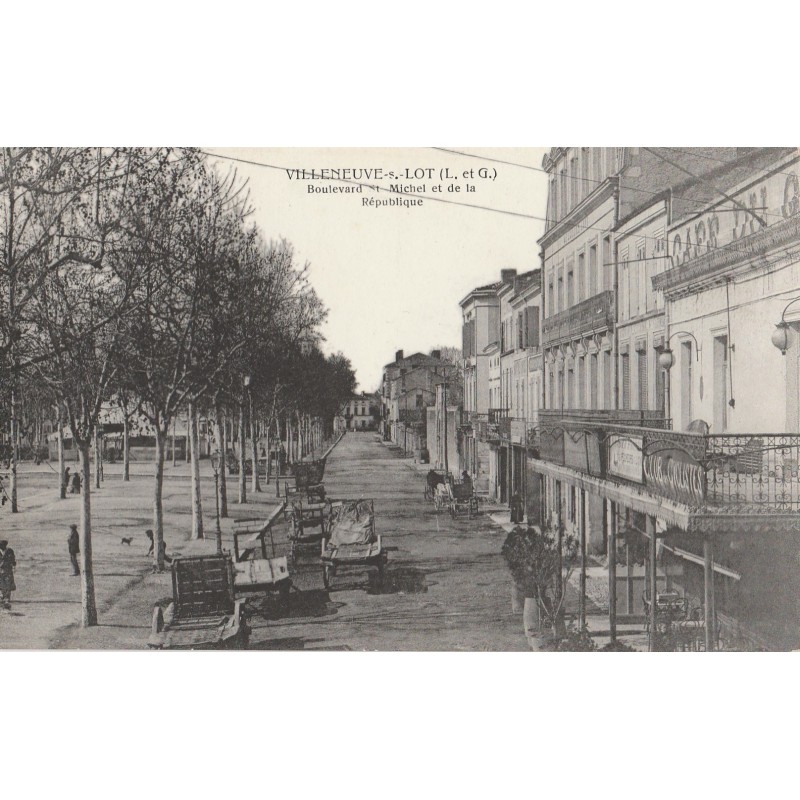 VILLENEUVE SUR LOT - BOULEVARD ST MICHEL ET DE LA REPUBLIQUE - CARTE NON CIRCULEE.