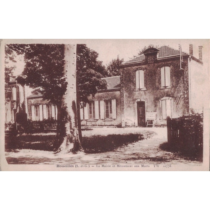 HOUEILLES - LA MAIRIE ET MONUMENT AUX MORTS - CARTE DATEE DE 1942.