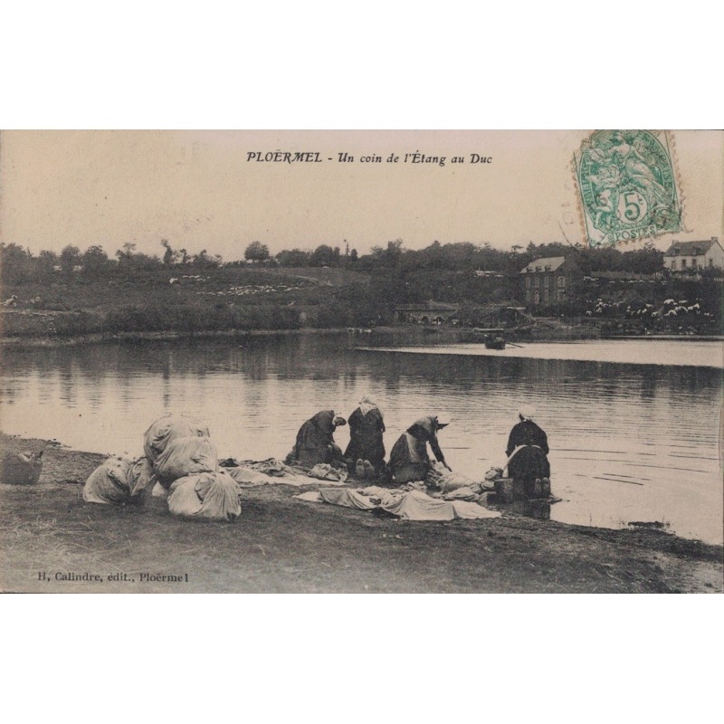 PLOERMEL - UN COIN DE L'ETANG AU DUC - LES LAVANDIERES - CARTE AVEC TEXTE.