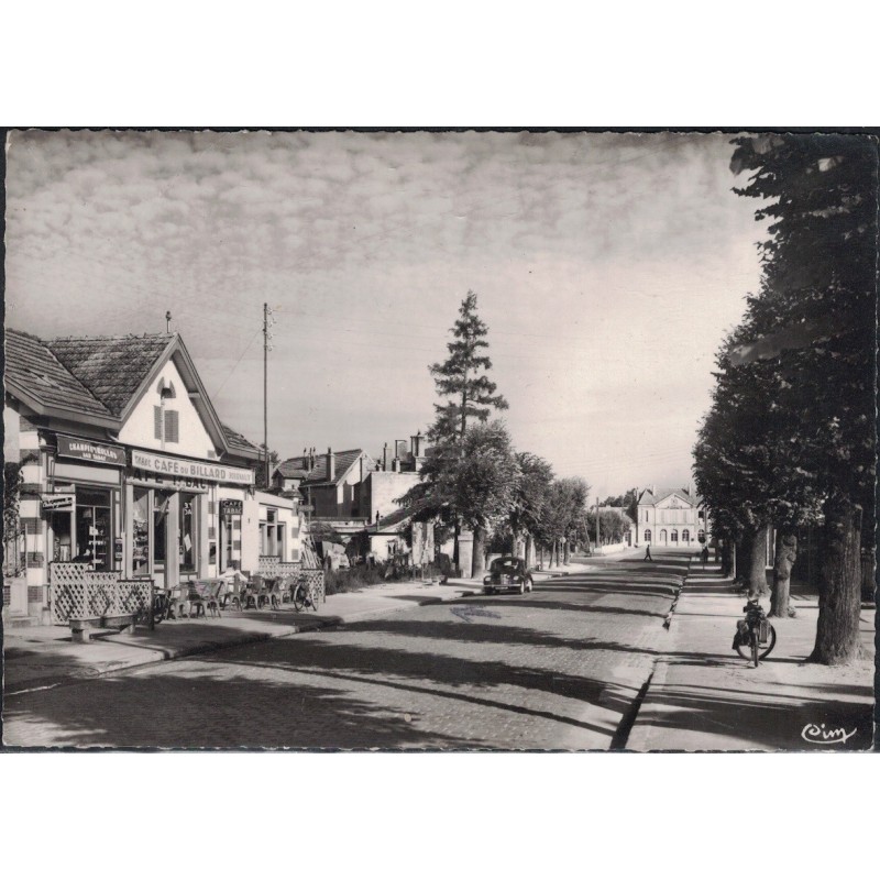 CHATILLON SUR SEINE - AVENUE DE LA GARE - CAFE DU BILLARD - CARTE NON CIRCULEE.