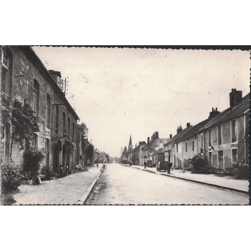 CHANCEAUX - LA GRANDE RUE - COMMERCES - CARTE POSTALE AVEC TEXTE.