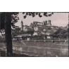 AUCH - VUE SUR LA CATHEDRALE ET LA VILLE - CARTE DATEE DE 1954.