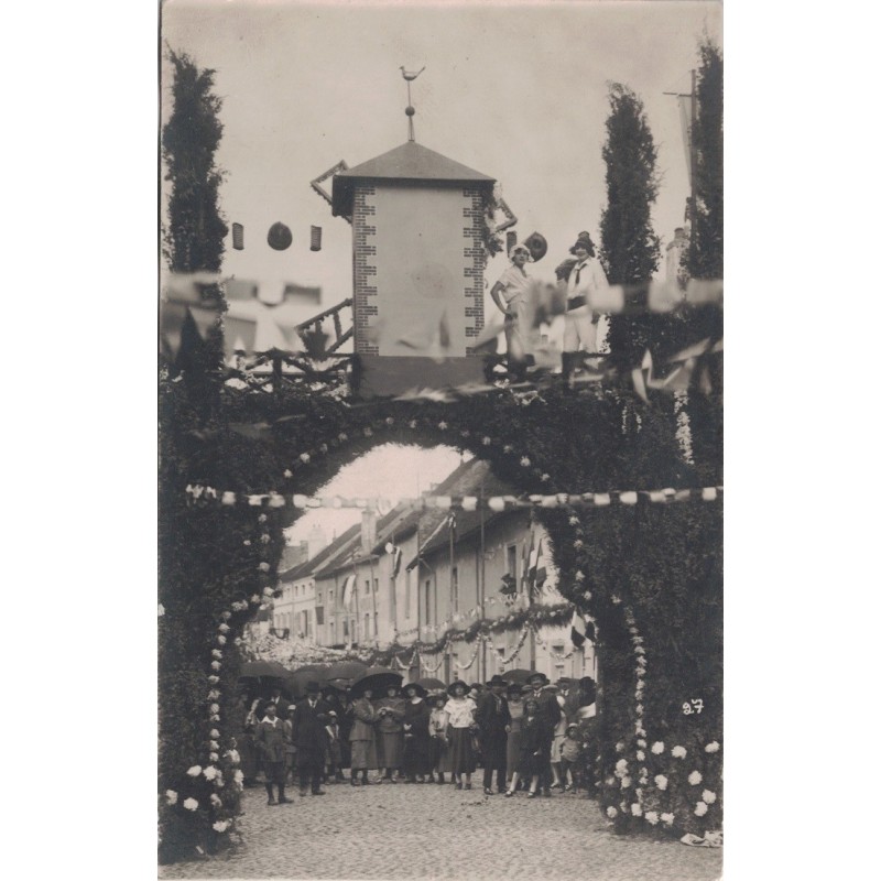 VERDUN SUR LE DOUBS - CONCOURS AGRICOLE DE 1924 - GROSSE ANIMATION - CARTE AVEC TEXTE A LIRE.