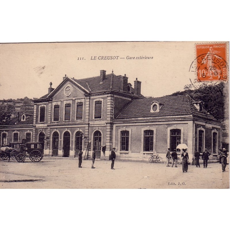 LE CREUSOT - LA GARE EXTERIEURE - ANIMATION - CARTE DATEE DE 1916.