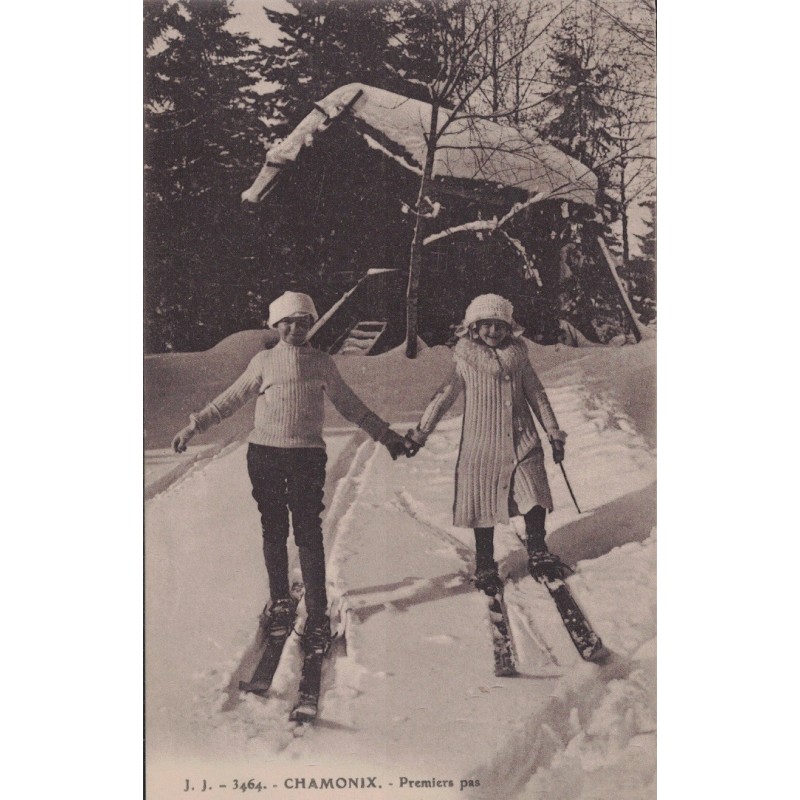 CHAMONIX - PREMIERS PAS - DEUX SKIEUSES - CARTE POSTALE AVEC TEXTE.