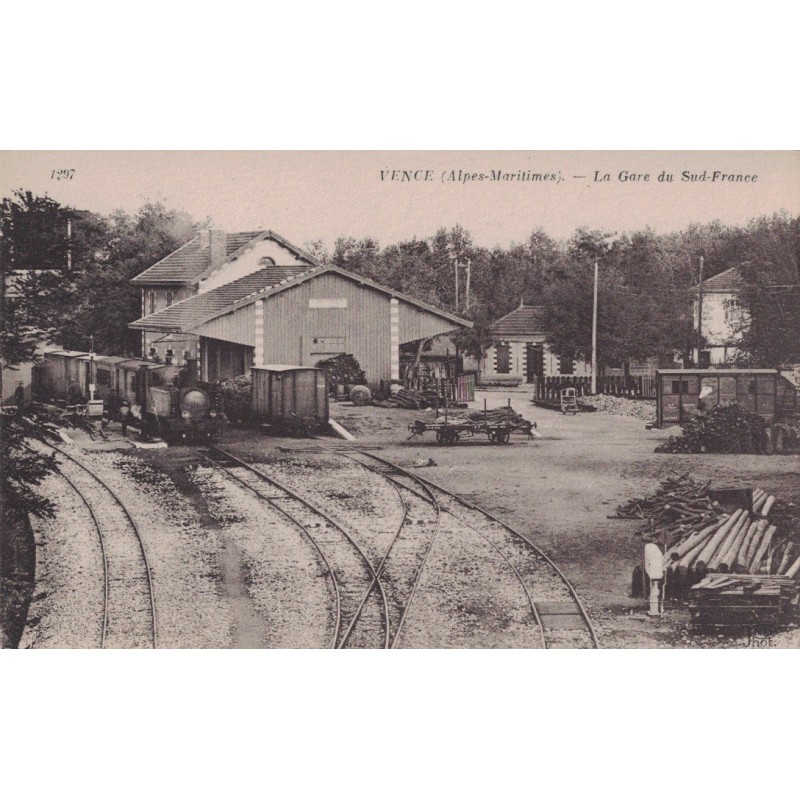 VENCE - LA GARE DU SUD FRANCE - LOCOMOTIVE - CARTE POSTALE NON CIRCULEE.