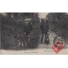 DOUANE - DEPART POUR L'EMBUSCADE - NOS DOUANIERS AVEC LES CHIENS - CARTE POSTALE DATEE DE 1912.