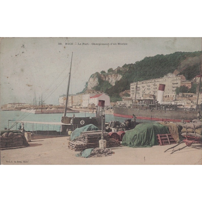 NICE - LE PORT - CHARGEMENT D'UN NAVIRE - CARTE POSTALE DATEE DE 1914.