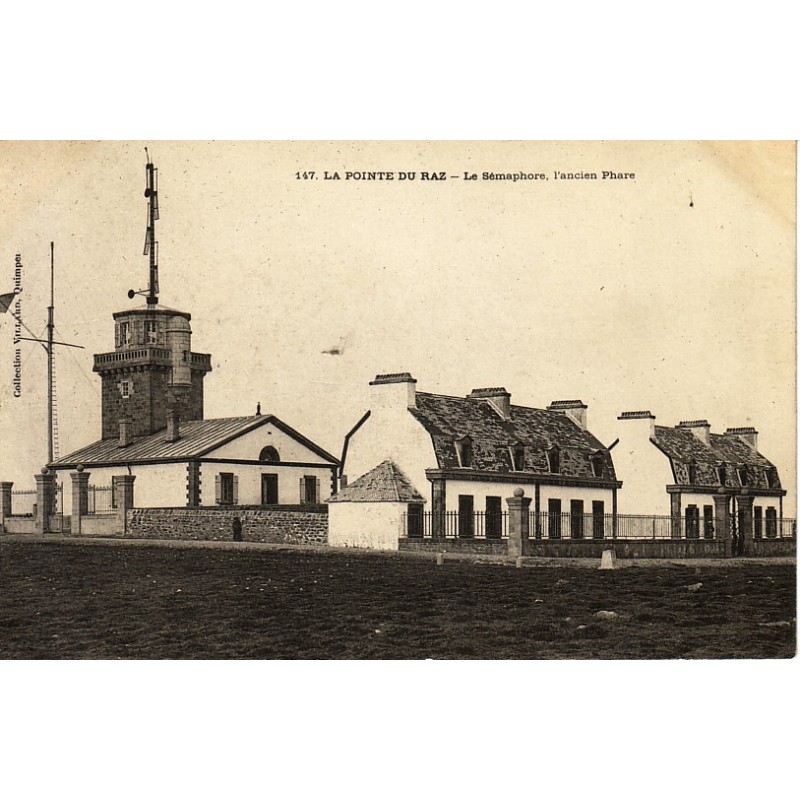 LA POINTE DU RAZ - LE SEMAPHORE - L'ANCIEN PHARE - CARTE NON CIRCULEE.