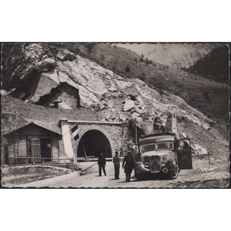 TENDE - COL DE TENDE - LE POSTE FRONTIERE - VOITURE - DOUANE - DOUANIERS - CARTE AVEC TEXTE.